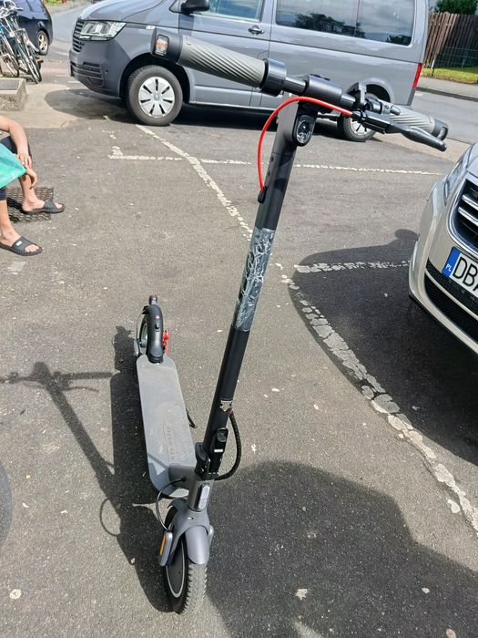 Vand trotineta electrica noua