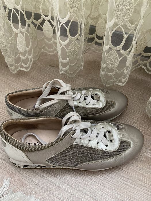 кроссовки женские