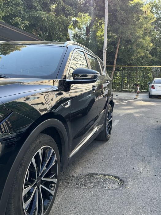 Jetour X70 plus sotiladi