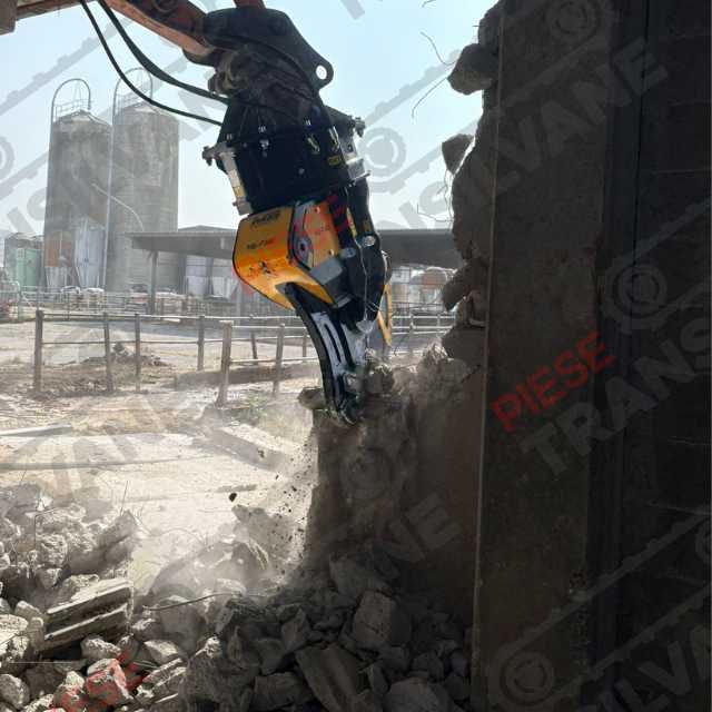 FOARFECA demolări MB Crusher P380