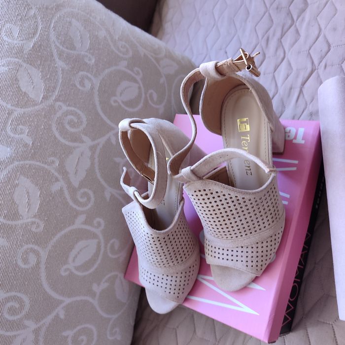 Дамски официални сандали