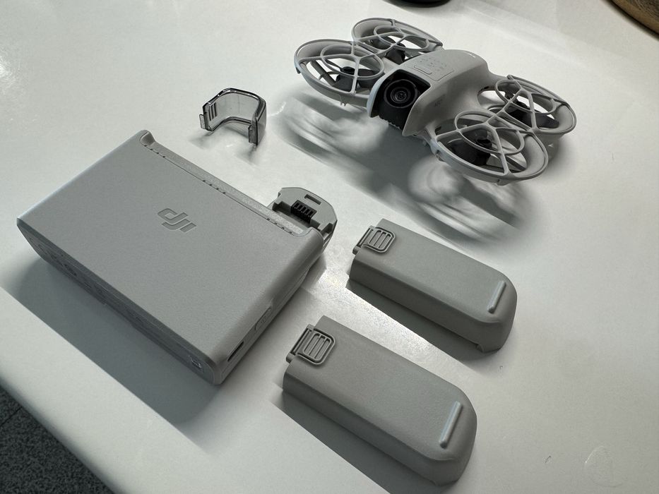 Drona DJI neo + 3 baterii si charging hub