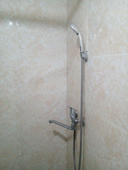 Hovli Food City orqasida