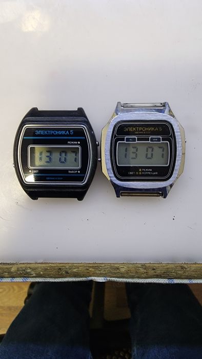 Продам советские часы электронные