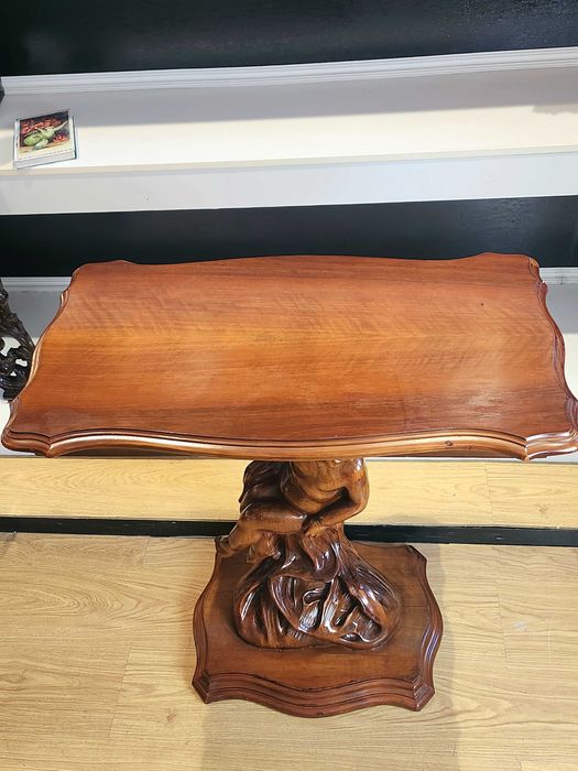 Старинна конзолна маса Cherub