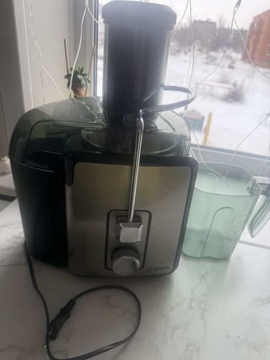 Соковыжималка в отличном состоянии