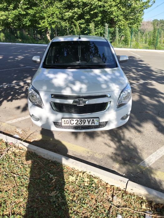 Шевроле кобальт продаю