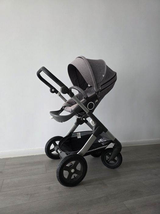 Коляска фирма STOKKE