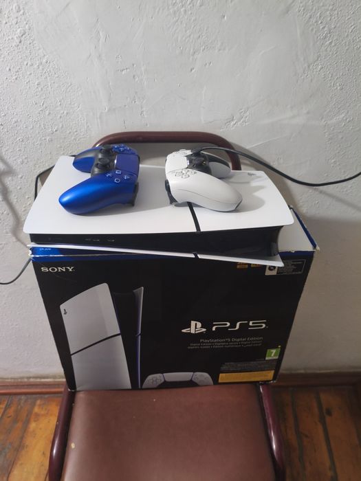 Playstation 5 slim sotiladi