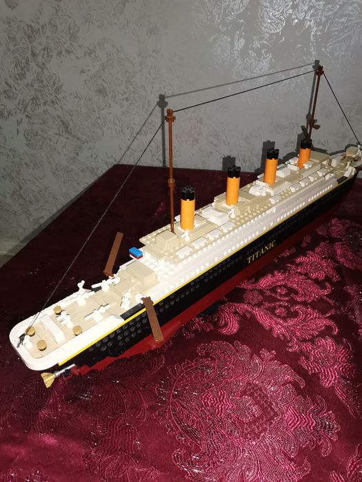 Lego  Titanic 10294 9090 piese