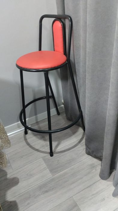 Продам срочно диван кресло