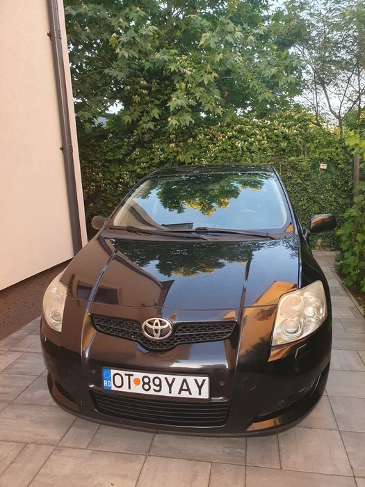 Autoturism TOYOTA AURIS