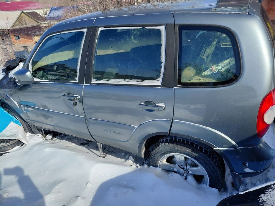 Продам ниву шевроле 2013 на разбор