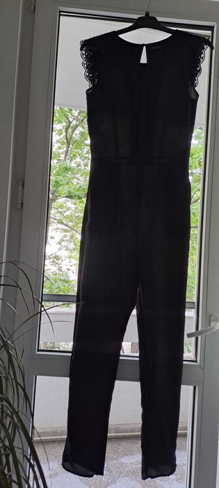 Salopeta  neagra Motivi