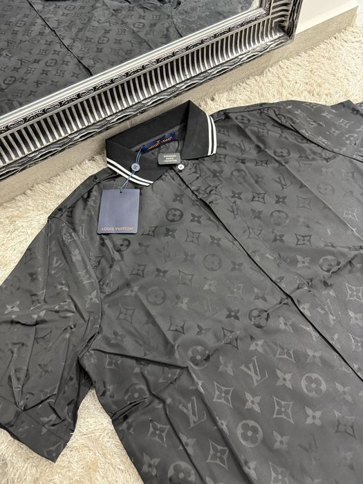Compleu Louis Vuitton din matase colectie noua vara 2026