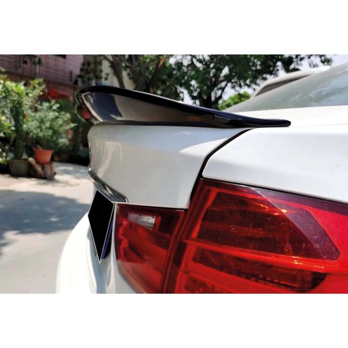 Eleron Lip Codita Portbagaj BMW F30 PSM High Kick Custom, Negru Lucios