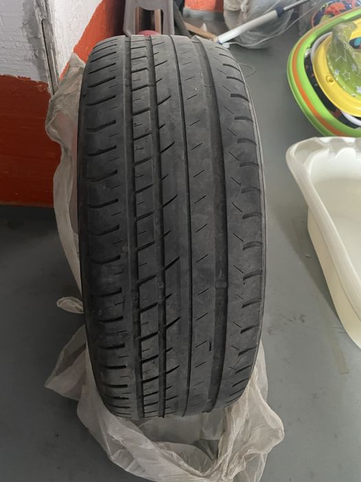 Летние шины 4шт Viatti.