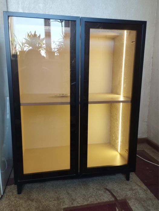 Продам тумбочку под тв
