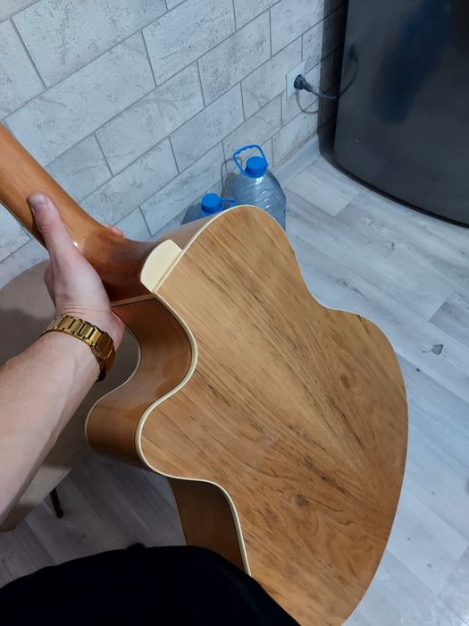 Adagio гитара сатылды состояние мощь чехол берем