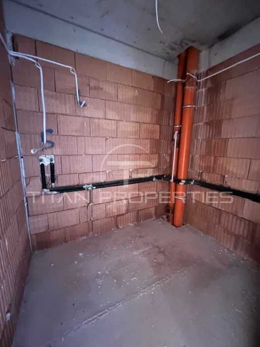 Продава се Двустаен апартамент в Пловдив, Остромила - 80 кв.м за 893 €/кв.м - Снимка #4