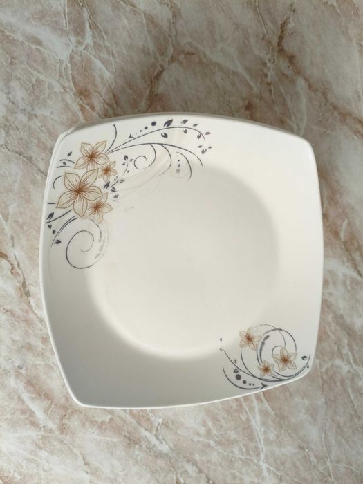 Продам тарелки Лола, 11шт.