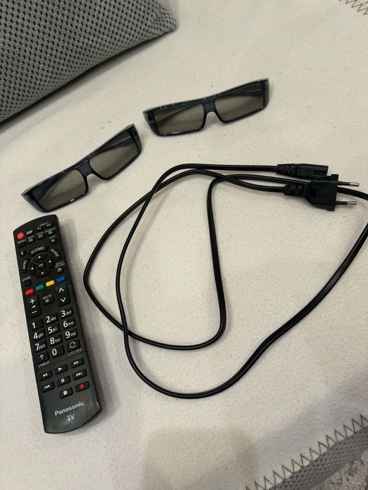 Panasonic VIERA 42” Full HD 3D Smart TV – TX-L42ET60E + 2 чифта 3D очила