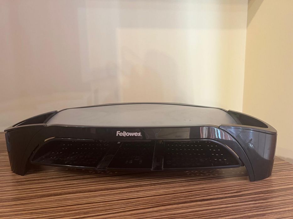 Продавам Fellowes I-Spire стойка с вентилация