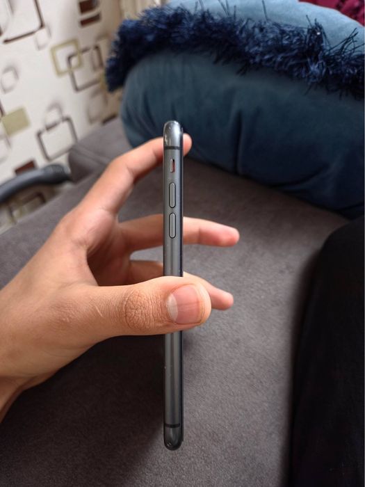 Iphone 11 sotiladi srochna