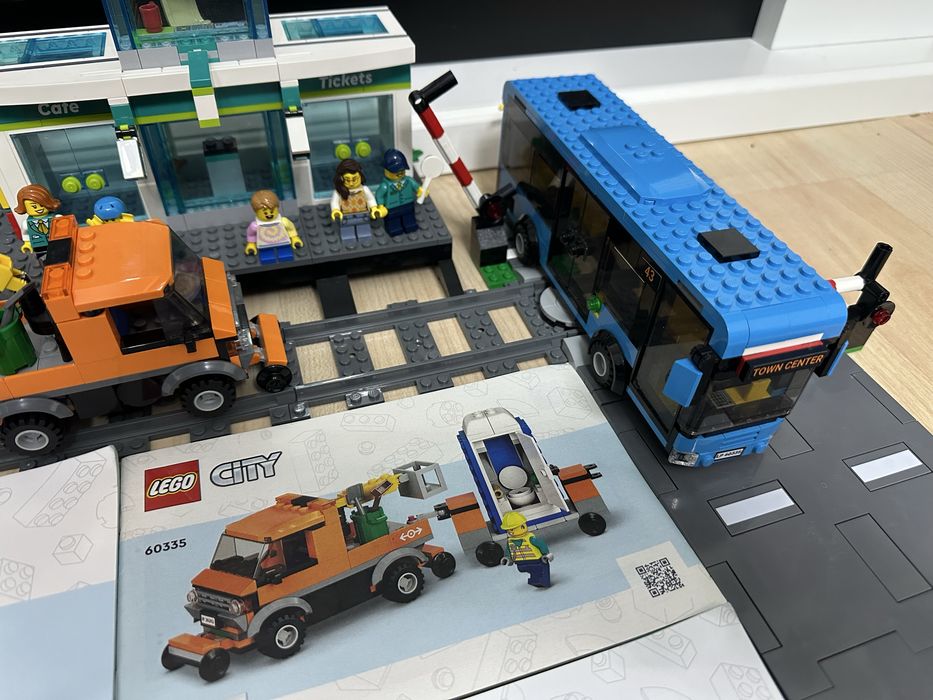 Lego City Gara de tren 60335