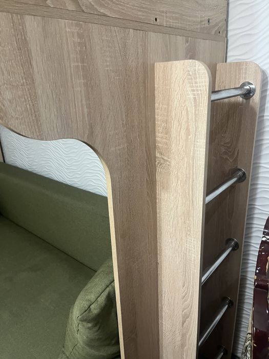 Продам кровать двухярусную