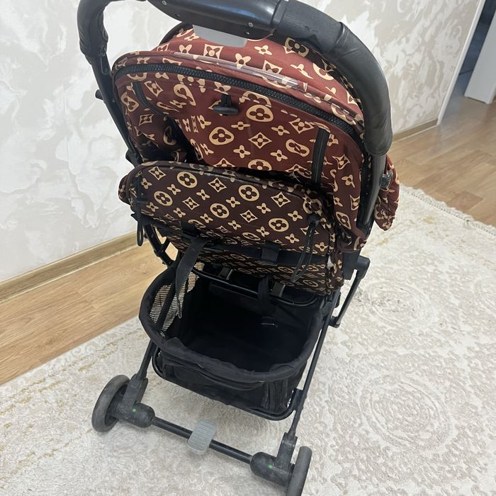 Коляска прогулочная