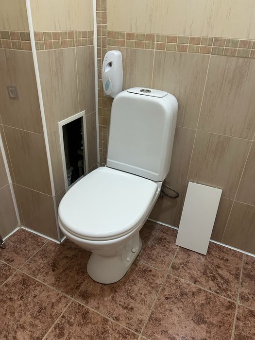 Срочно Продам унитаз 2 шт