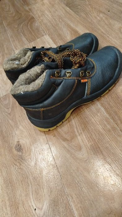 Новые ботинки 43  размер. 45  размер