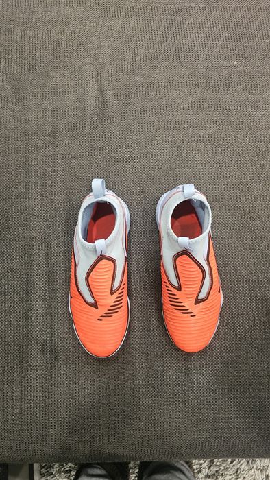 Деттск футболни обувки-Nike и Adidas