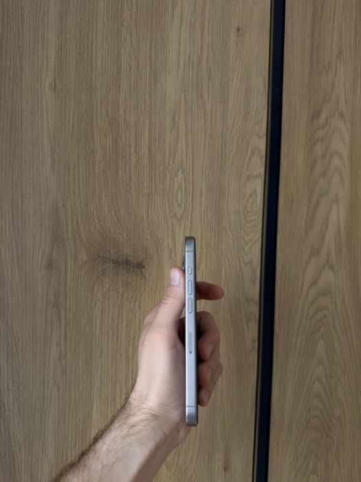 iPhone 15 Pro- Natural Titanium