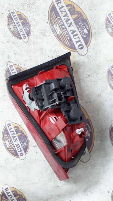 stop dreapta hayon  audi a4 b8 2009