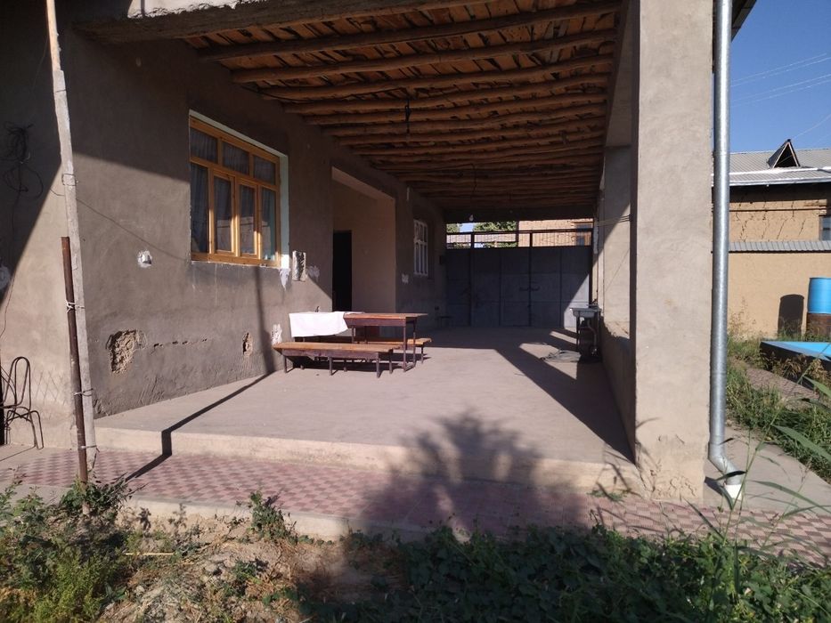 Uy sotiladi. 15sotix