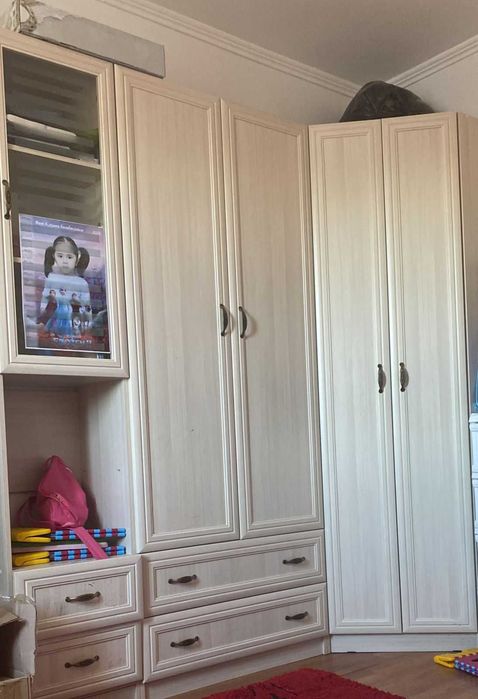 Детские кровать и шкаф для одежды