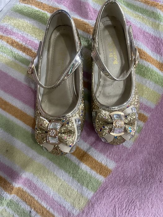 Продам туфельки на девочку