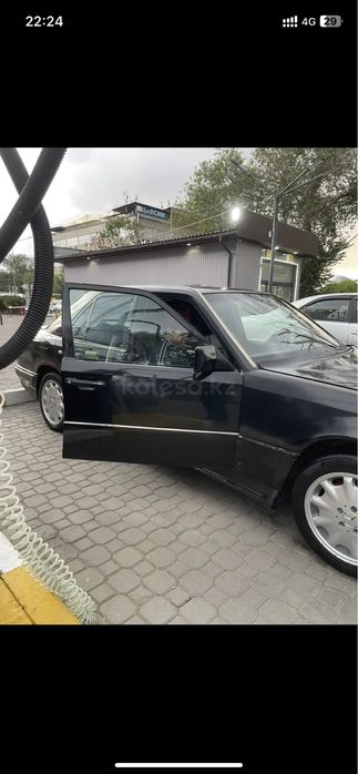 Mersedes W124 дорест