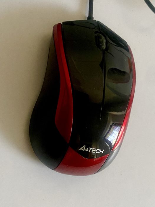 Mouse A4Tech N-400 cu fir USB – funcționează pe orice suprafață