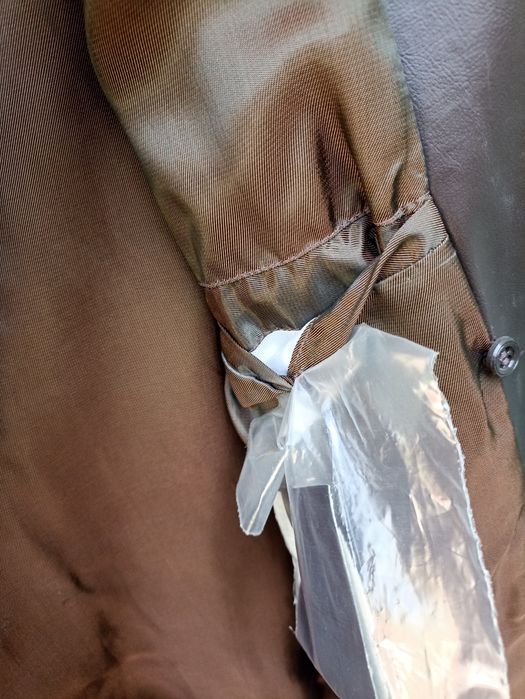 Плащ его, но шляпы нет