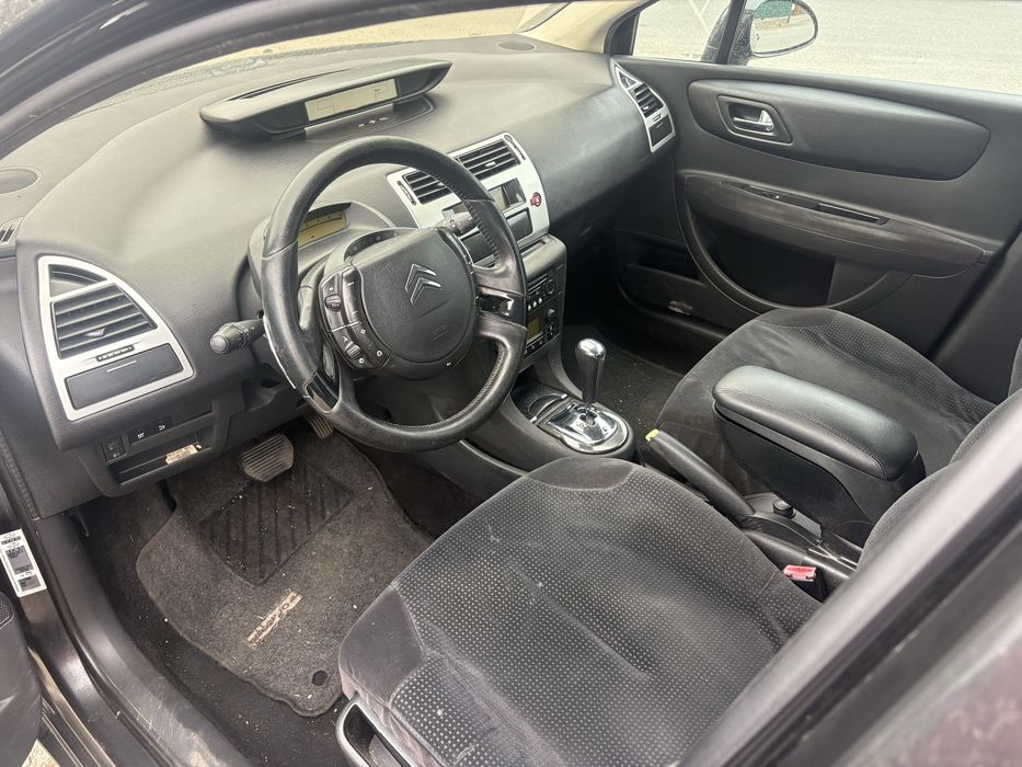 Dezmembrez citroen c4