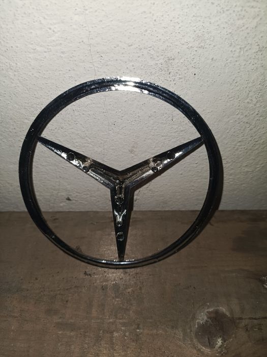 Значок на Мерседес