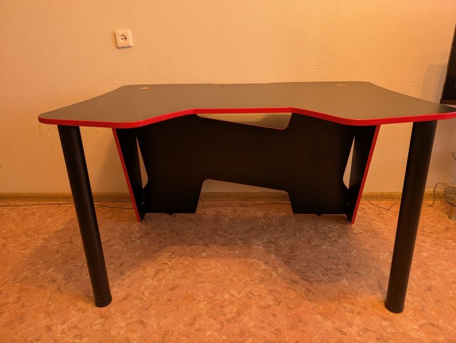 Компьютерный  стол