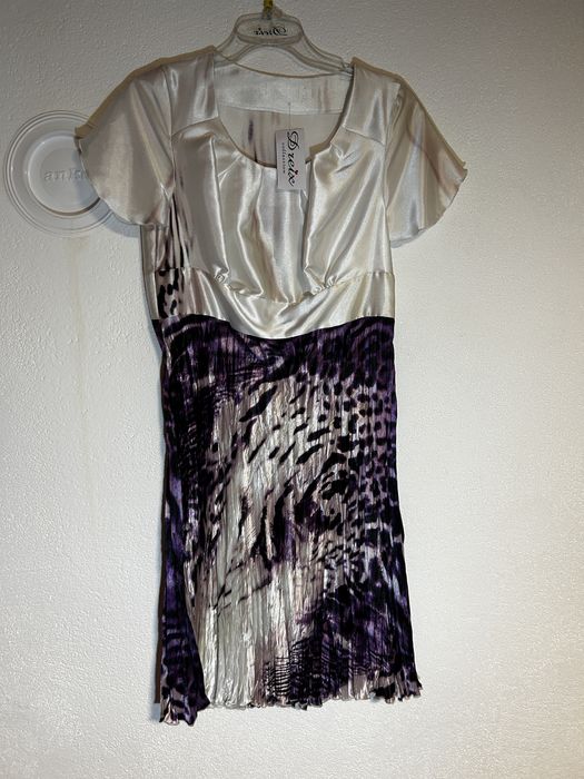 Rochie nou cu eticheta