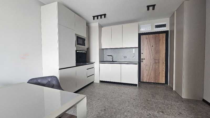 Дава се под наем Тристаен апартамент в София, Студентски град - 105 кв.м за 1020 € - Снимка #1