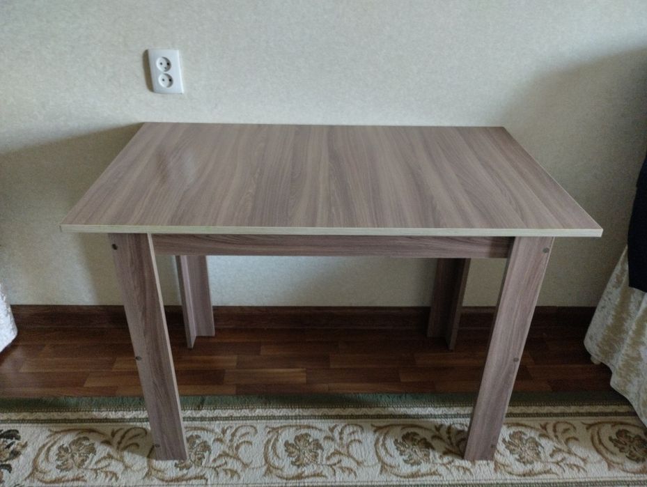 Продам кухонный стол !