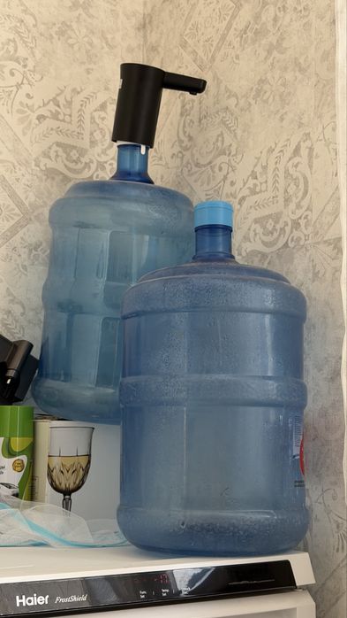 Продам 2 бутыля и новую помпу