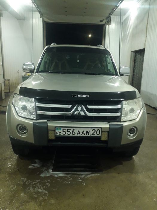 Mitsubishi Pajero 4